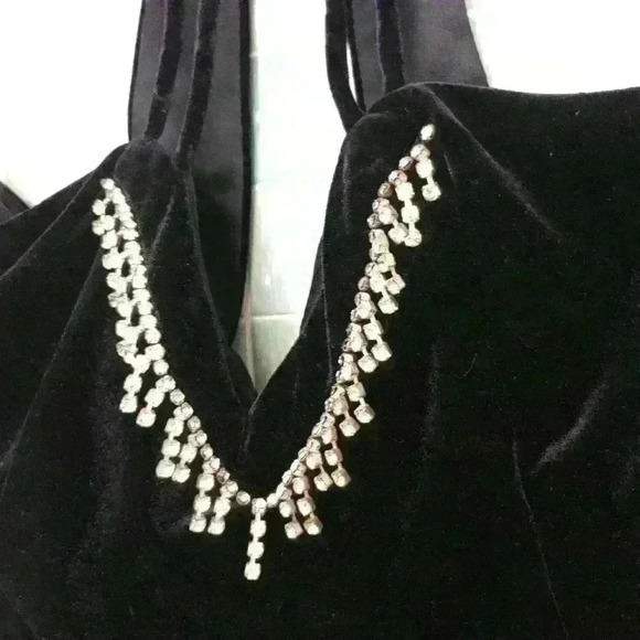 Vintage Sally Black Velvet Plus Size High Neck Sleeveless Long Evening D… - Picture 16 of 16